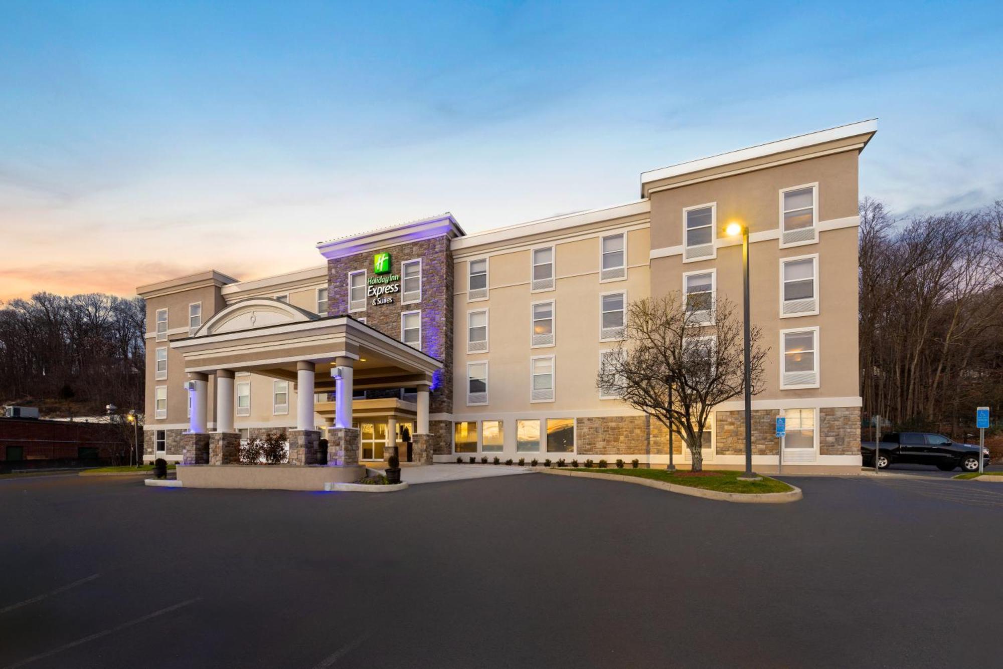 Holiday Inn Express Danbury I-84, An Ihg Hotel Ngoại thất bức ảnh