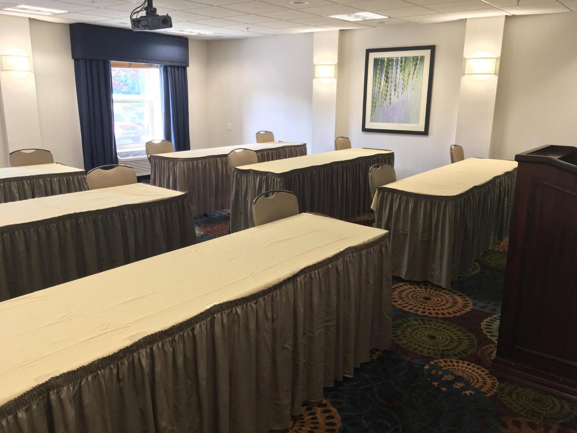 Holiday Inn Express Danbury I-84, An Ihg Hotel Ngoại thất bức ảnh