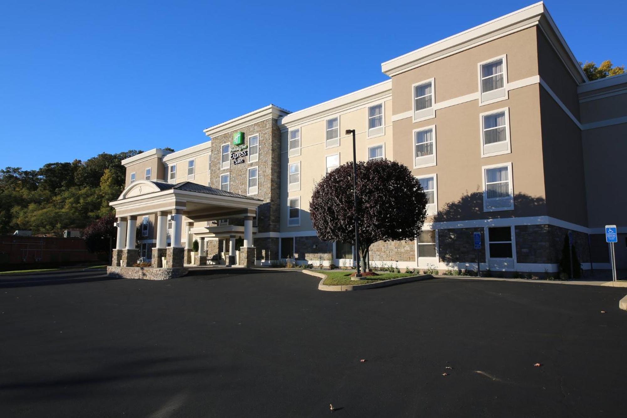 Holiday Inn Express Danbury I-84, An Ihg Hotel Ngoại thất bức ảnh